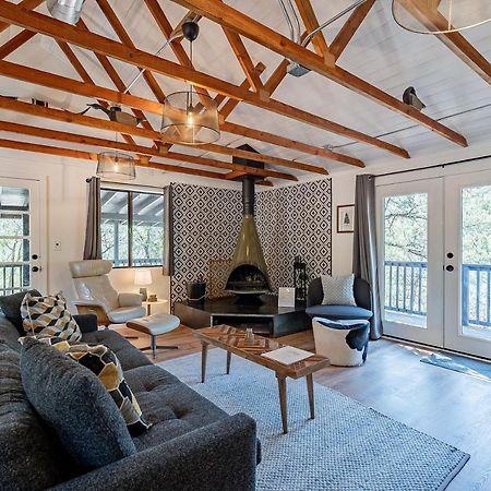 The Pine House - Cozy Mid-Century Modern, Pet-Friendly Villa Bagian luar foto