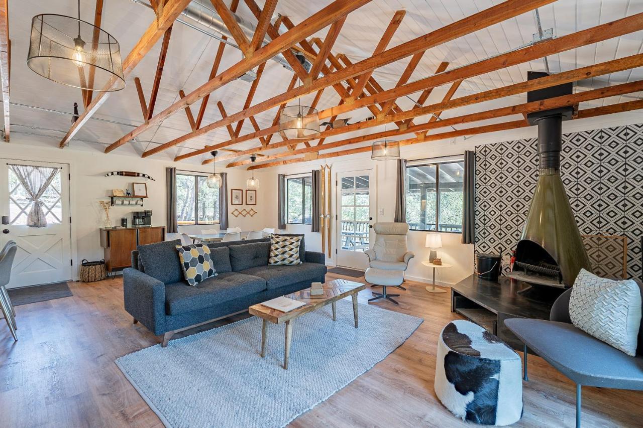 The Pine House - Cozy Mid-Century Modern, Pet-Friendly Villa Bagian luar foto