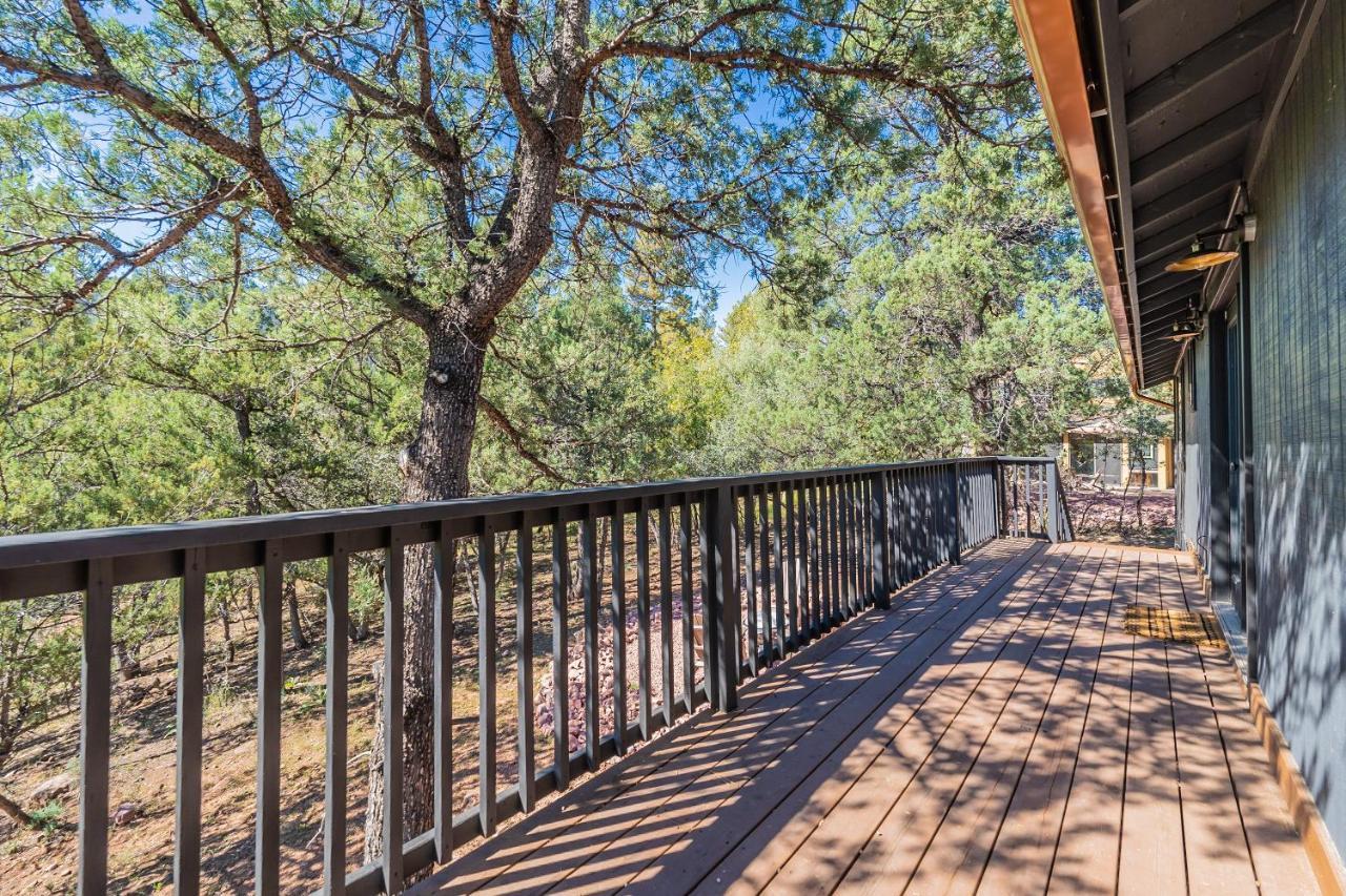 The Pine House - Cozy Mid-Century Modern, Pet-Friendly Villa Bagian luar foto
