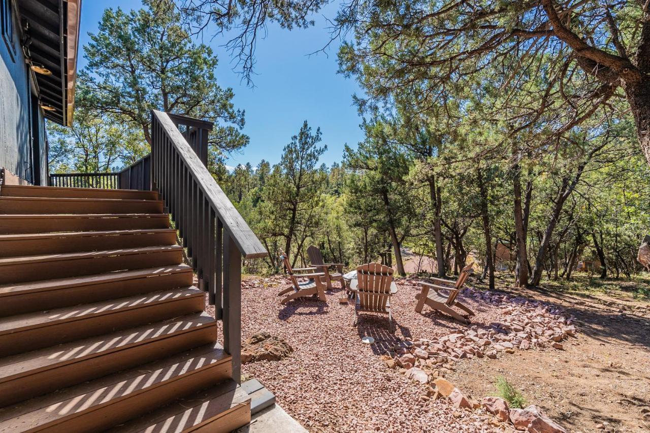 The Pine House - Cozy Mid-Century Modern, Pet-Friendly Villa Bagian luar foto