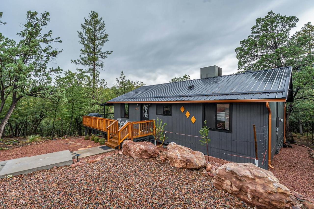 The Pine House - Cozy Mid-Century Modern, Pet-Friendly Villa Bagian luar foto